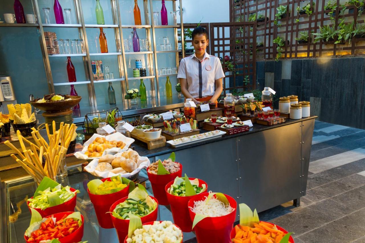 Zone By The Park , Bani Park Jaipur Hotel Bagian luar foto