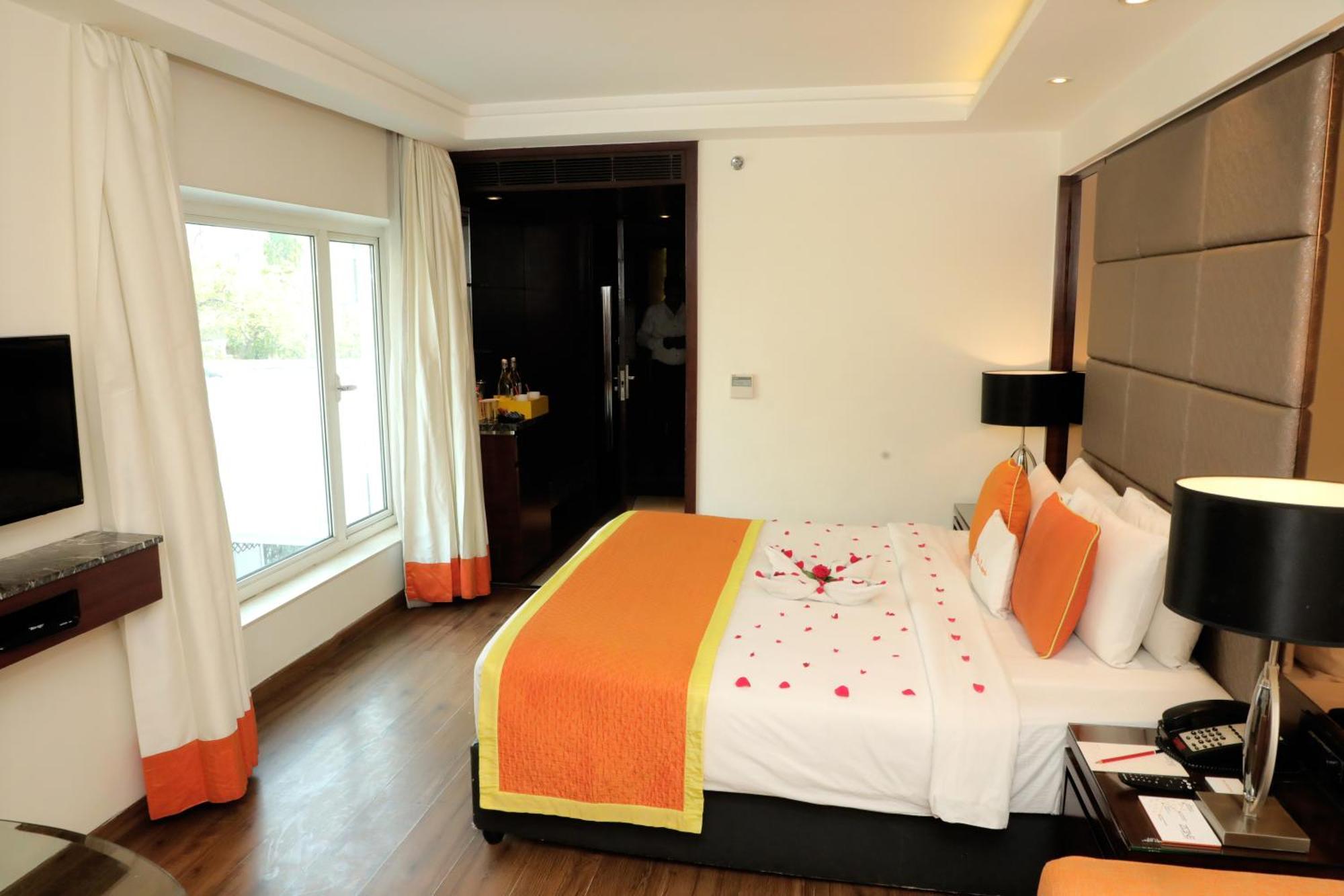 Zone By The Park , Bani Park Jaipur Hotel Bagian luar foto