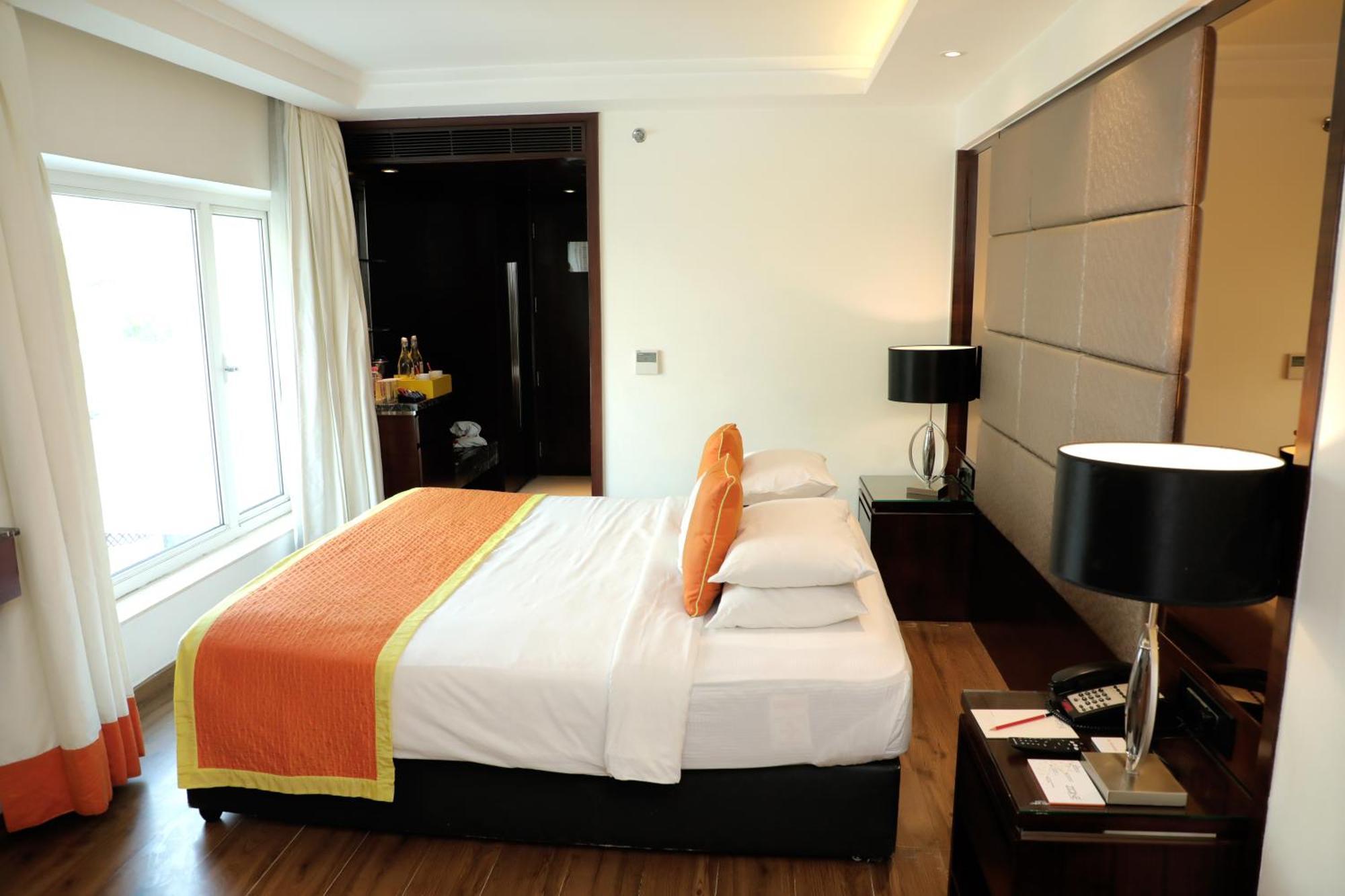 Zone By The Park , Bani Park Jaipur Hotel Bagian luar foto