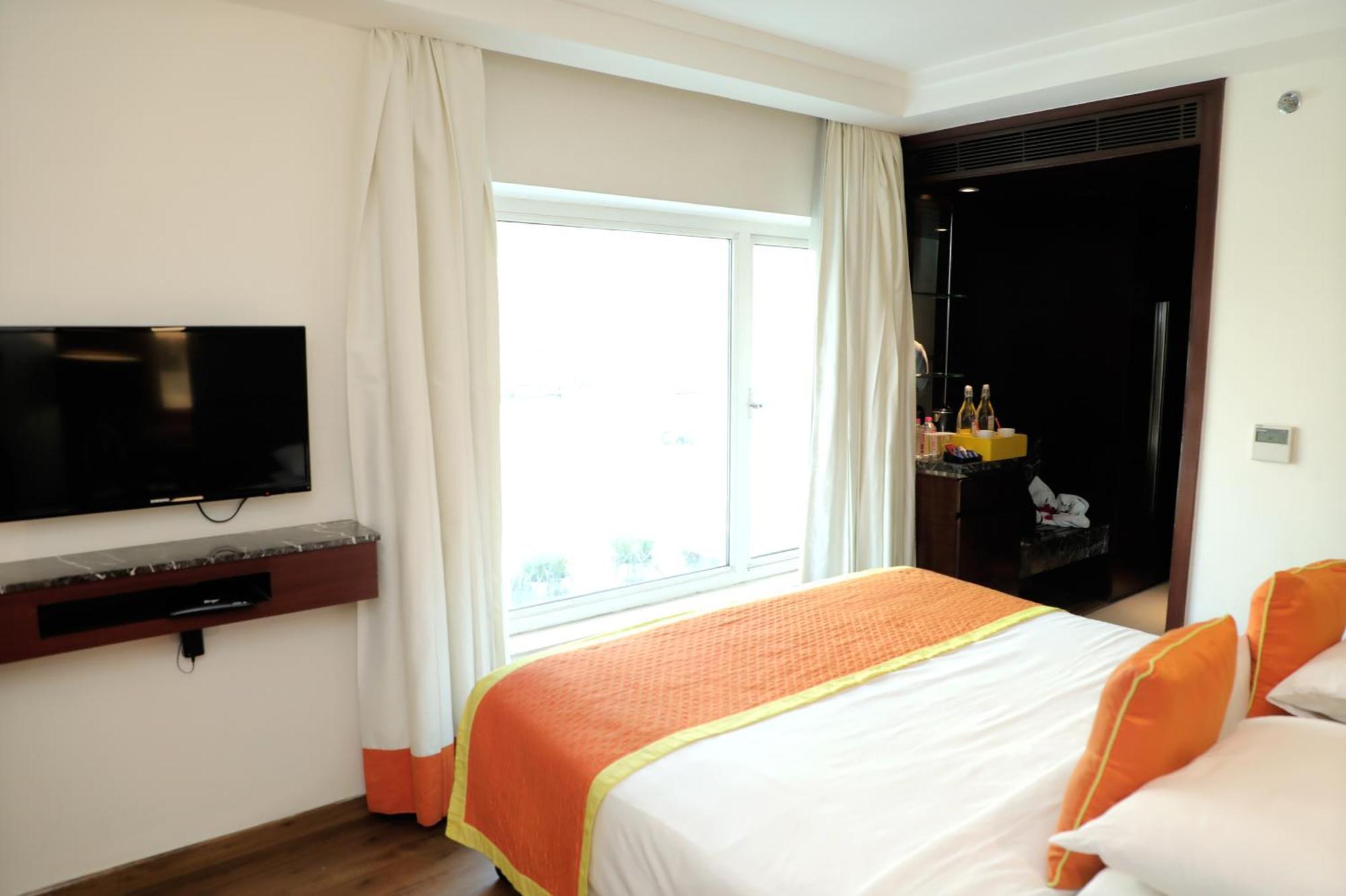 Zone By The Park , Bani Park Jaipur Hotel Bagian luar foto