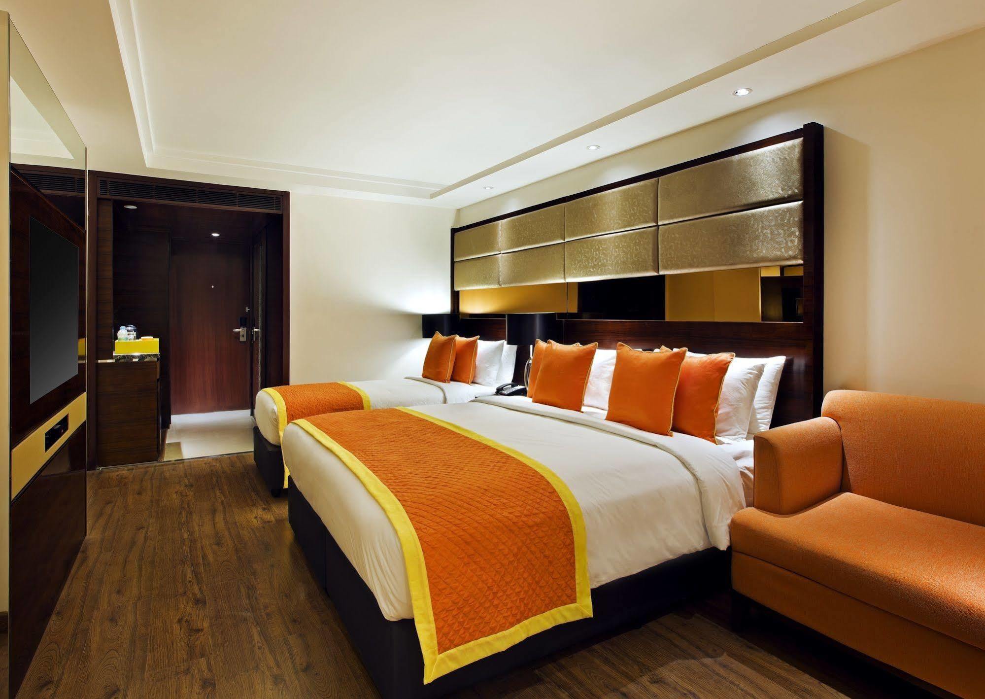 Zone By The Park , Bani Park Jaipur Hotel Bagian luar foto