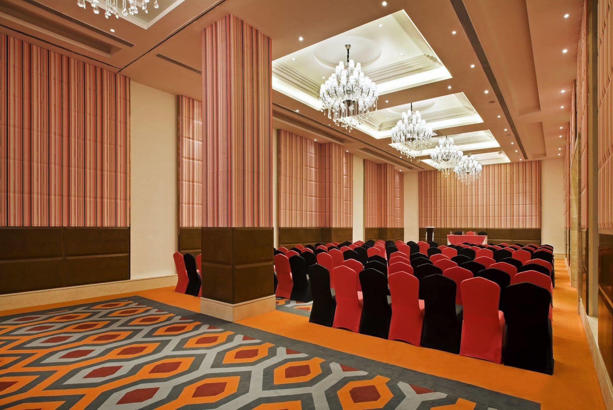 Zone By The Park , Bani Park Jaipur Hotel Bagian luar foto