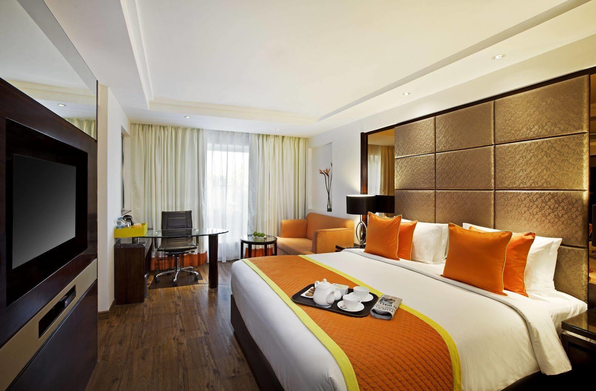 Zone By The Park , Bani Park Jaipur Hotel Bagian luar foto