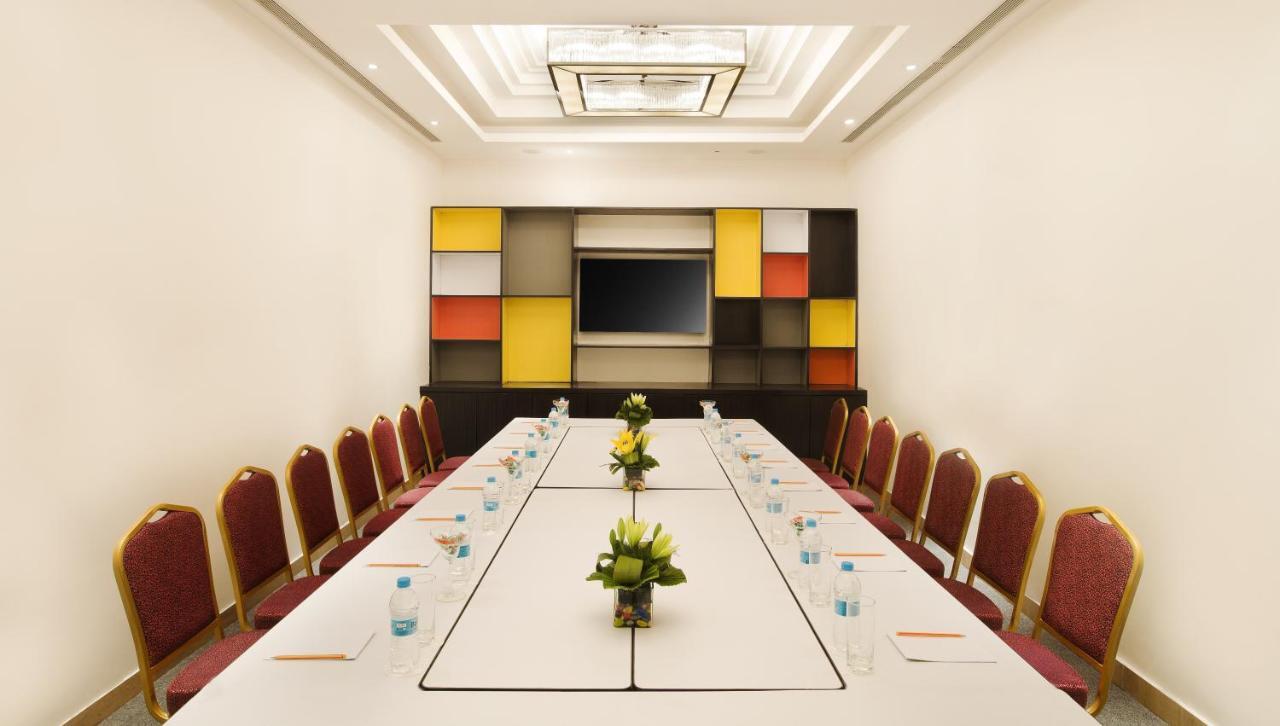 Zone By The Park , Bani Park Jaipur Hotel Bagian luar foto