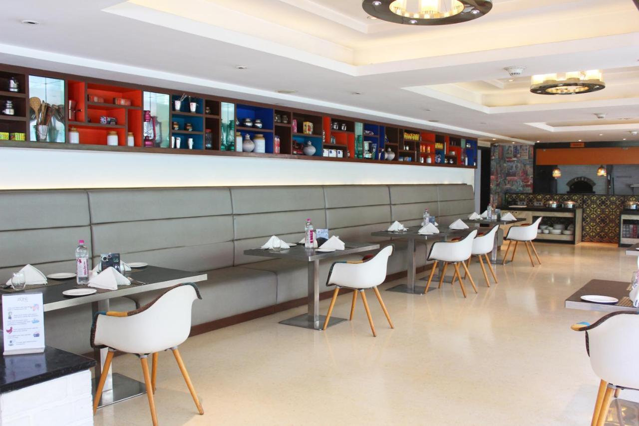Zone By The Park , Bani Park Jaipur Hotel Bagian luar foto
